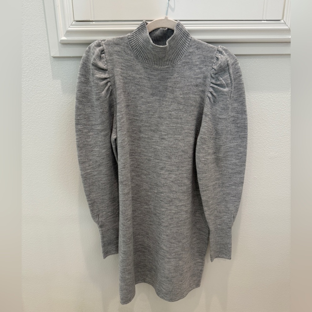 Wayf Heather Gray Ribbed Sweater